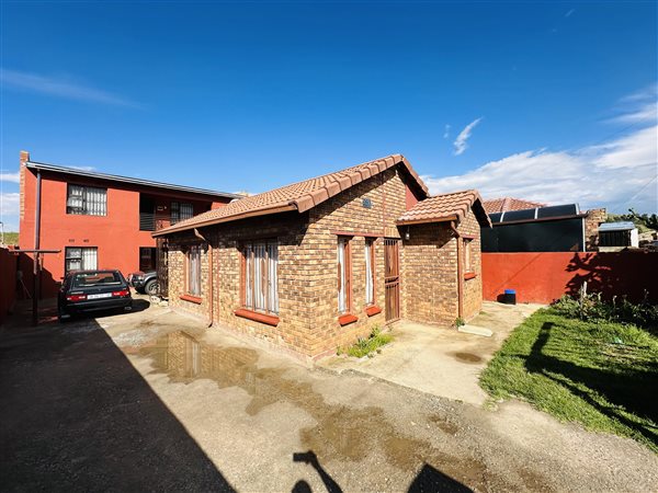 2 Bed House in Diepkloof
