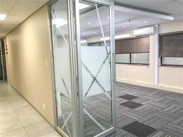 129  m² Commercial space