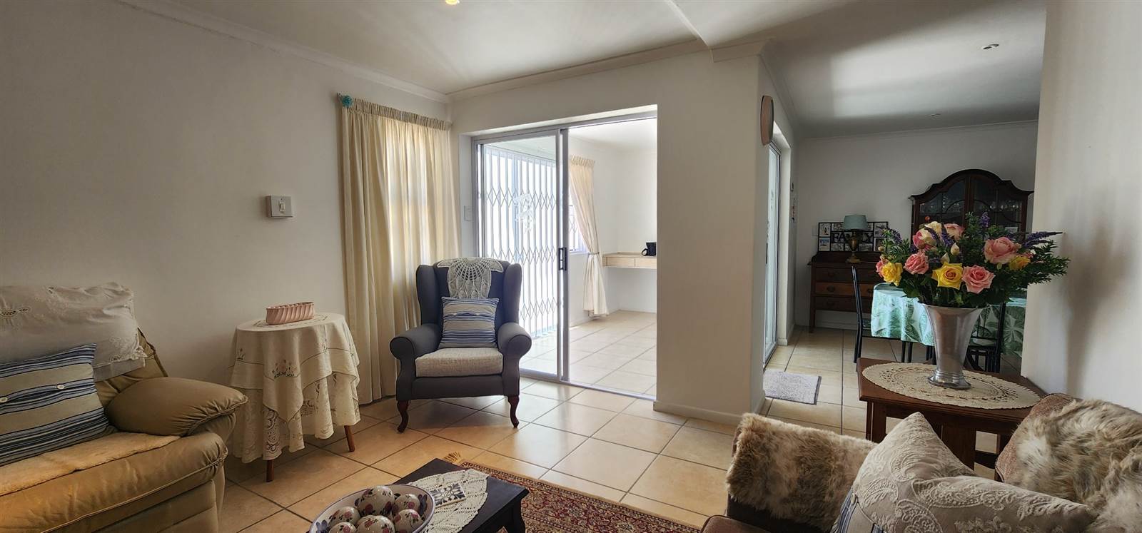 4 Bed Townhouse in Langebaan Central photo number 4