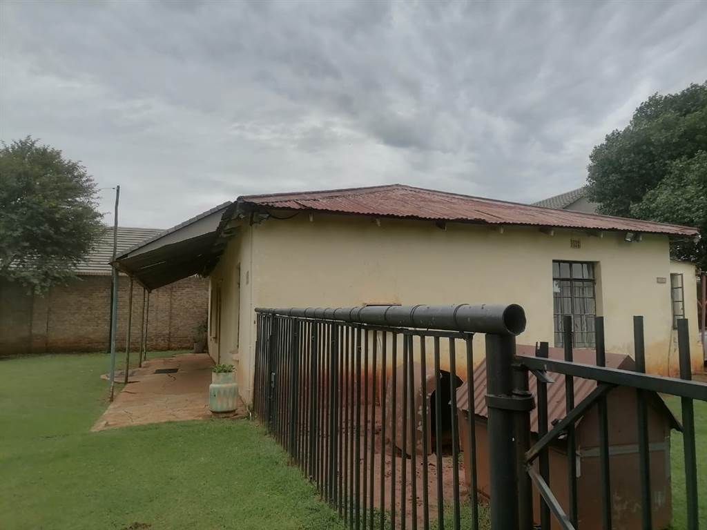 3 Bed House in Wilkoppies photo number 7