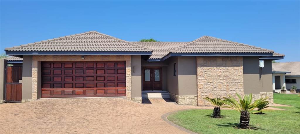 4 Bed House in Koro Creek Golf Estate photo number 3