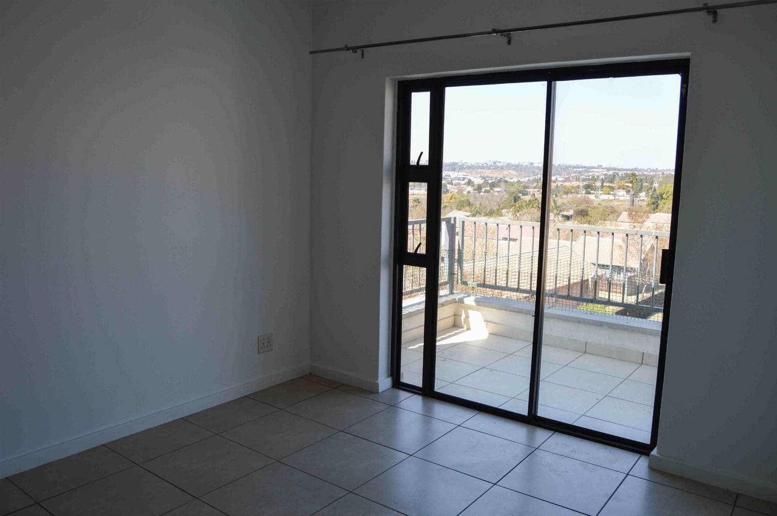 2 Bed Apartment in Greenstone Crest photo number 11