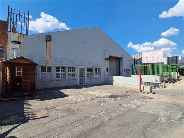 2 900  m² Industrial space