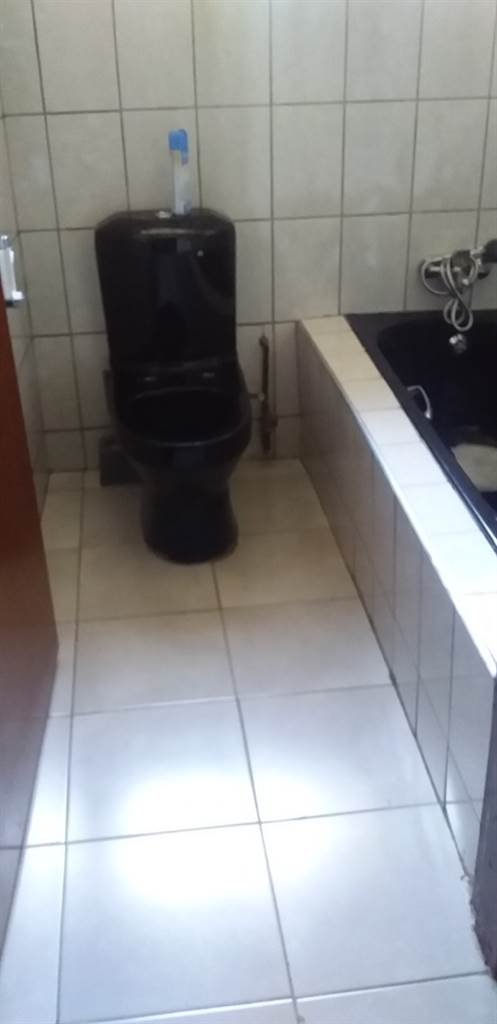 4 Bed House in Thohoyandou photo number 27