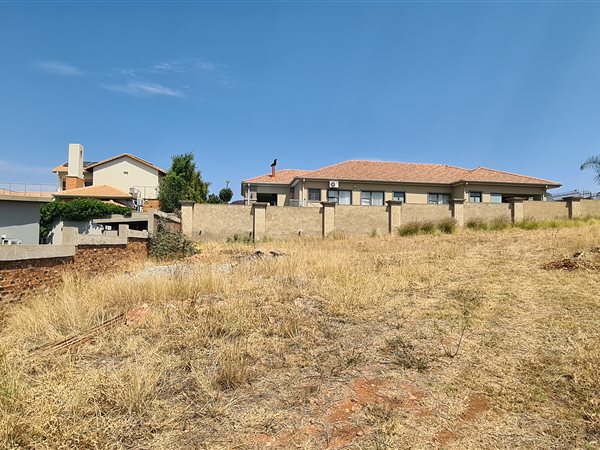 989 m² Land