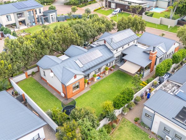 5 Bedroom House 5 Bedroom House