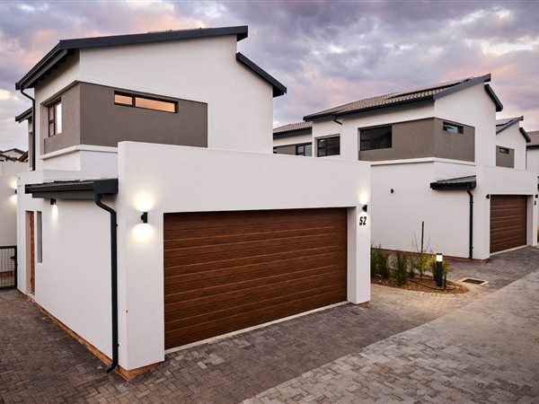 4 Bedroom House 4 Bedroom House