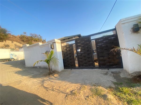 4 Bedroom House 4 Bedroom House