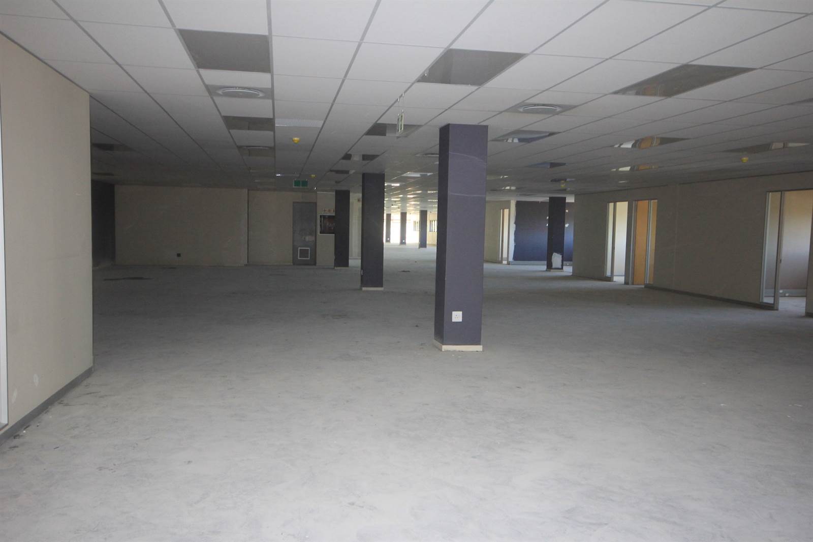 1200  m² Commercial space in Beverley Hills photo number 10