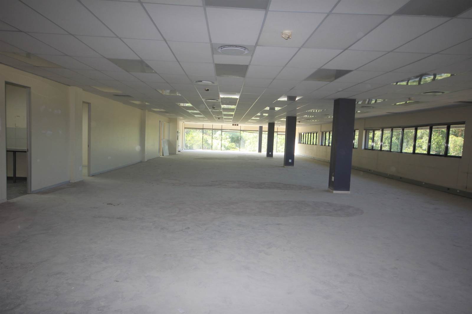 1200  m² Commercial space in Beverley Hills photo number 17