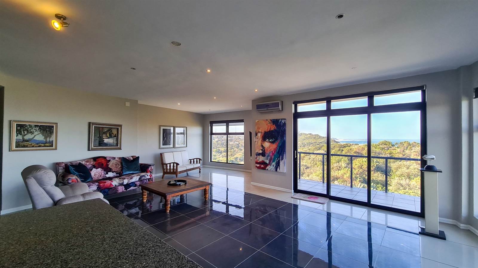 3 Bed Apartment in Nahoon Beach photo number 8