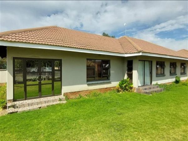 5 Bed House in Standerton Central