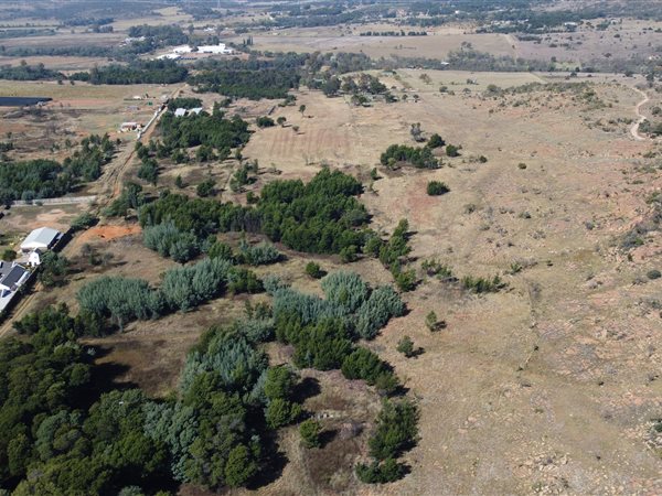 8.6 ha Land available in Tierpoort