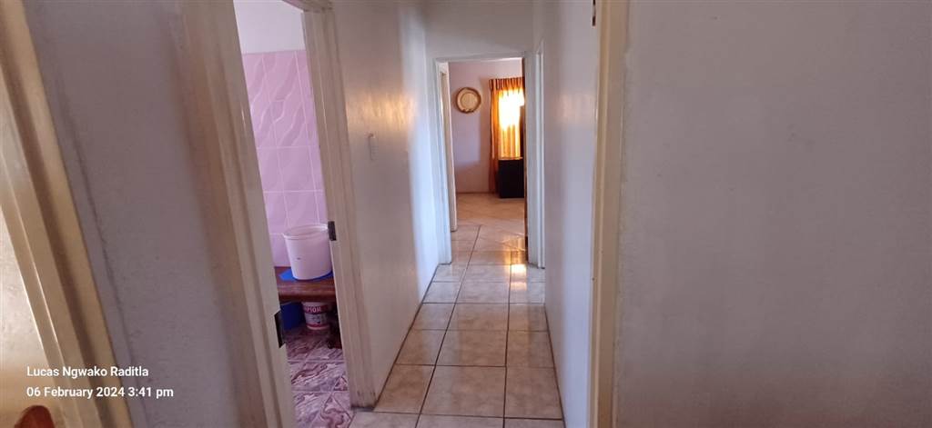 2 Bed House in Soshanguve photo number 5