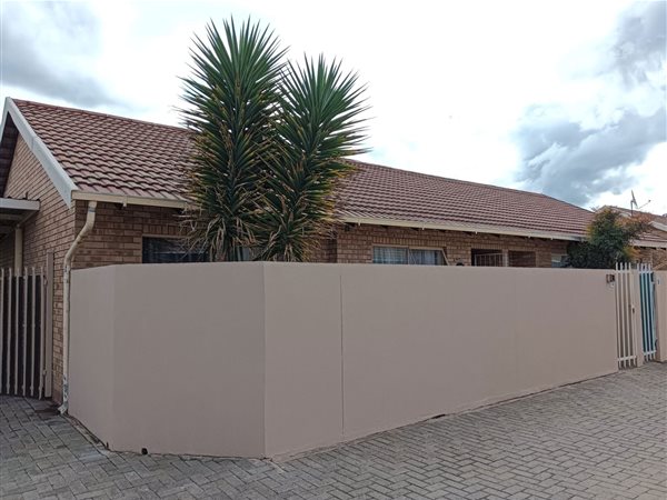 2 Bedroom Townhouse 2 Bedroom Townhouse