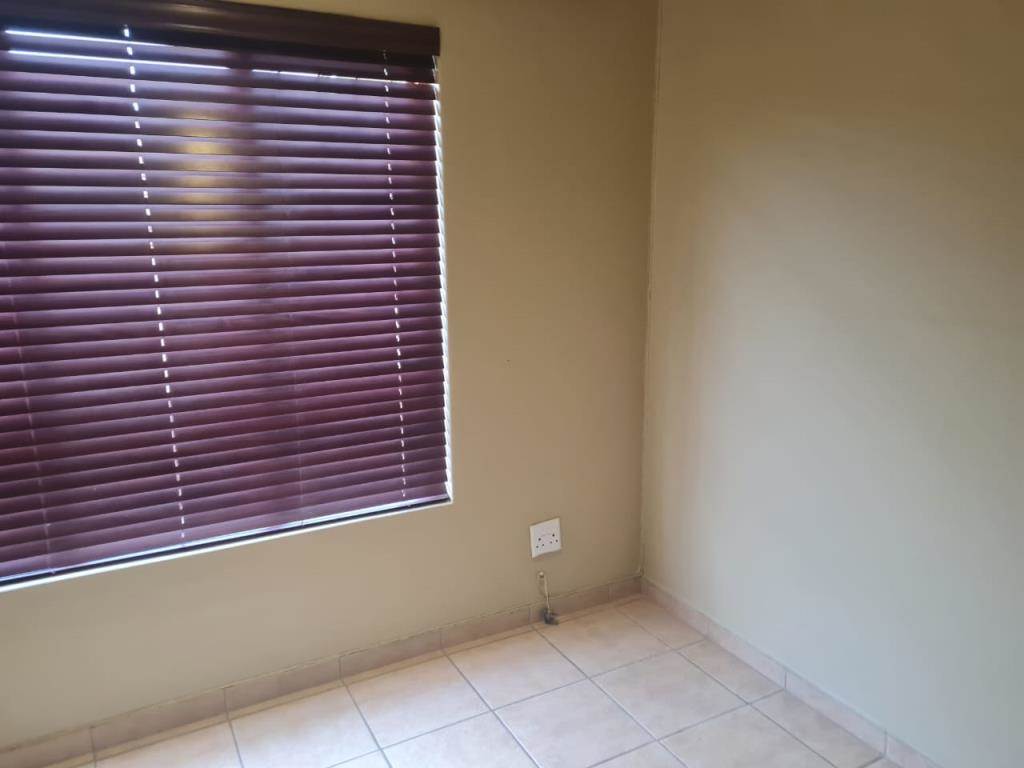2 Bed House in Arundo Estate photo number 5
