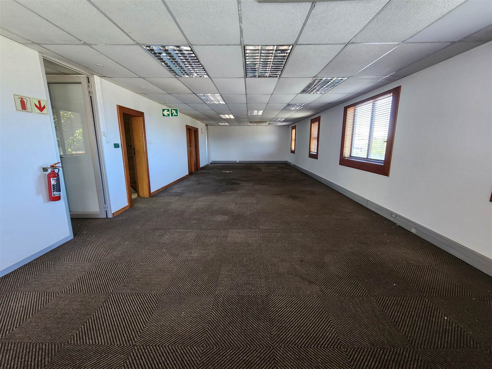 114  m² Commercial space in Bellville Central photo number 1