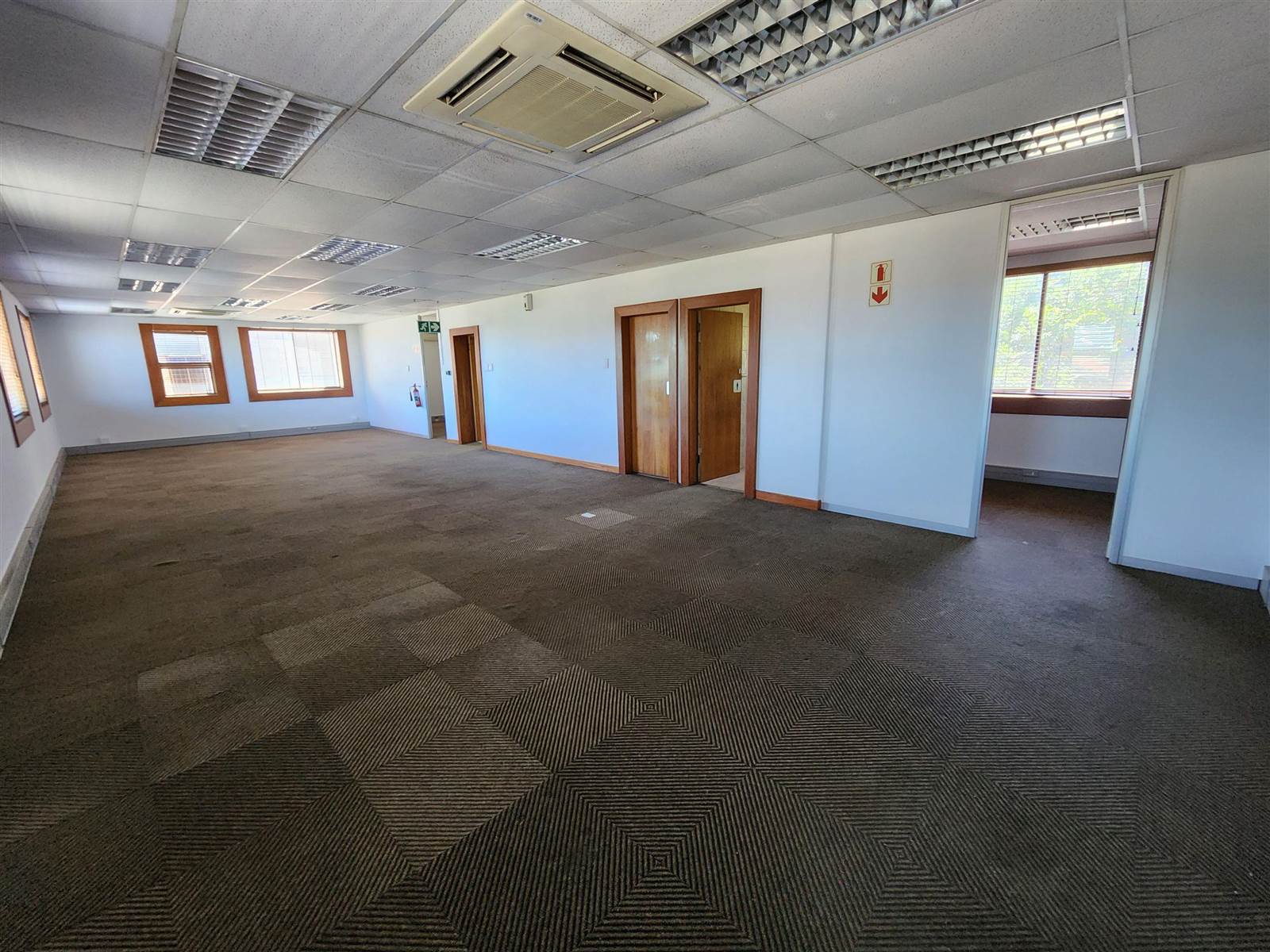 114  m² Commercial space in Bellville Central photo number 2