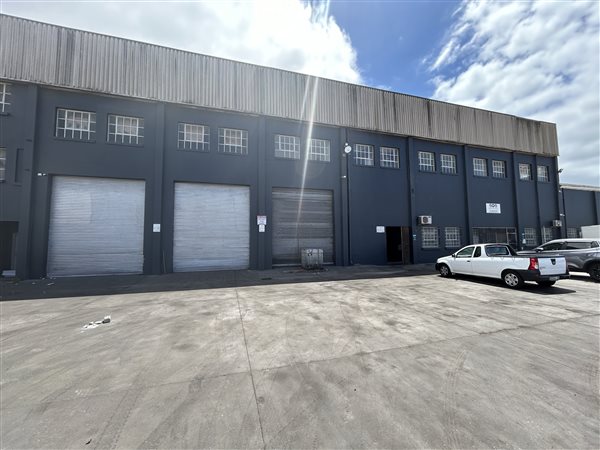 700  m² Industrial space