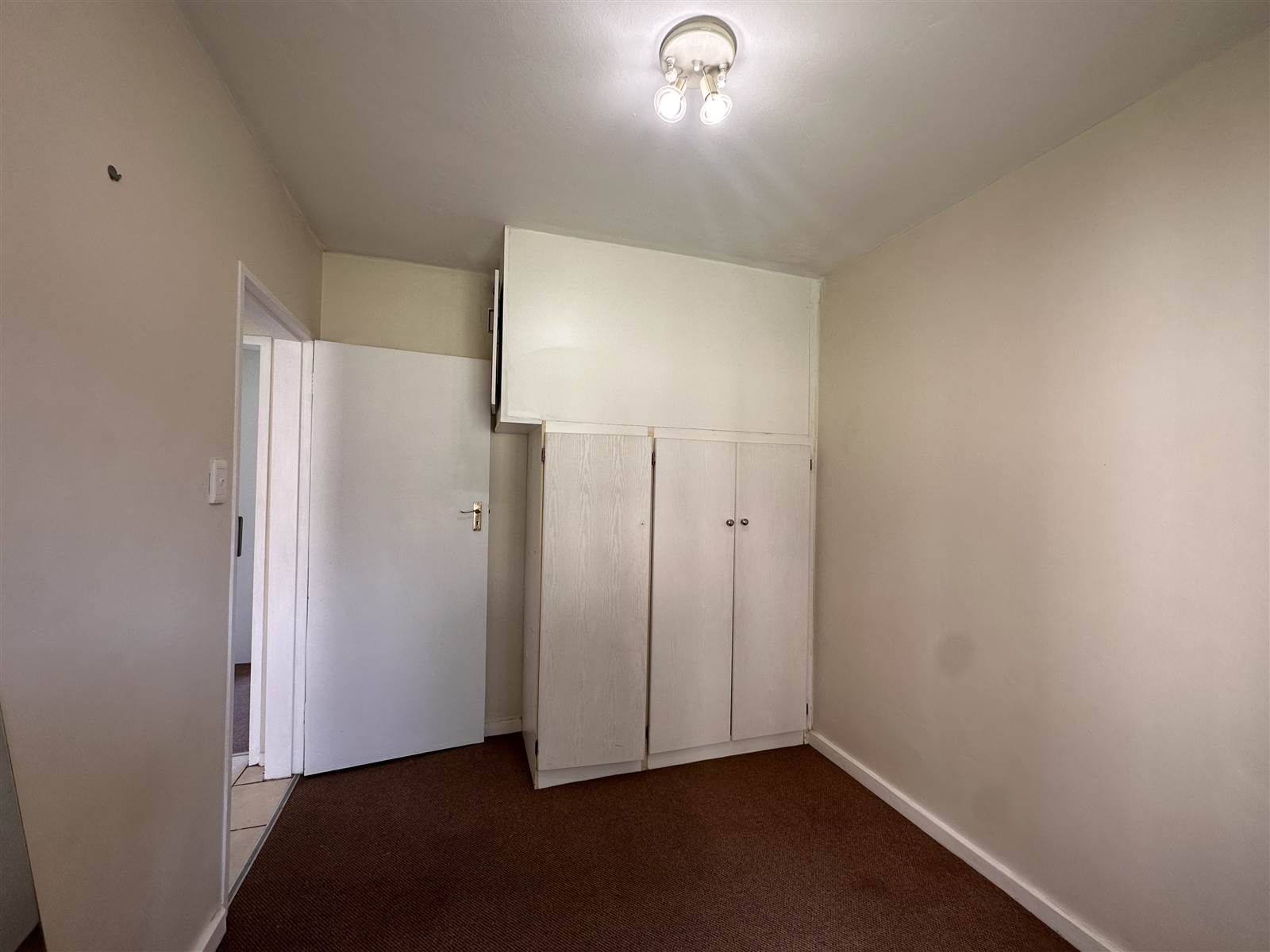 2 Bed Flat in Queenswood photo number 9