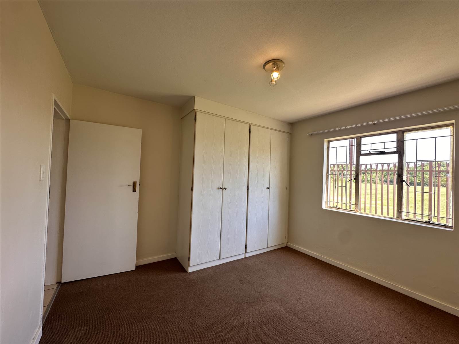 2 Bed Flat in Queenswood photo number 7