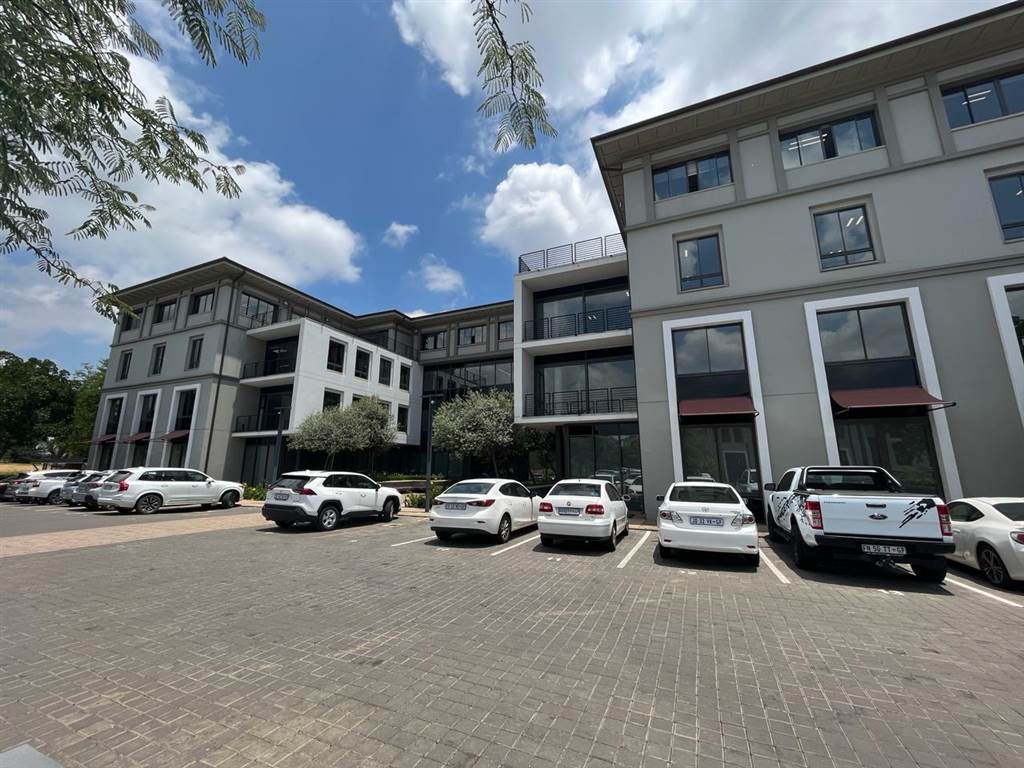 781  m² Commercial space in Fourways photo number 1