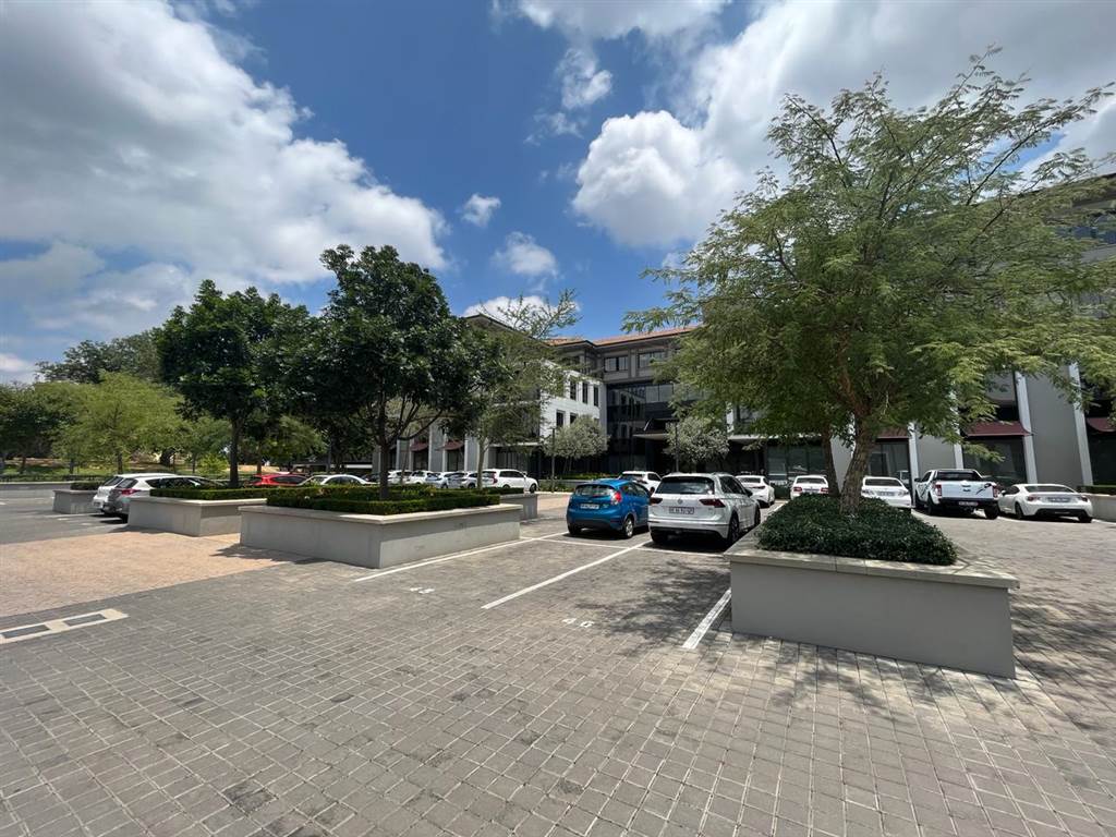 781  m² Commercial space in Fourways photo number 2