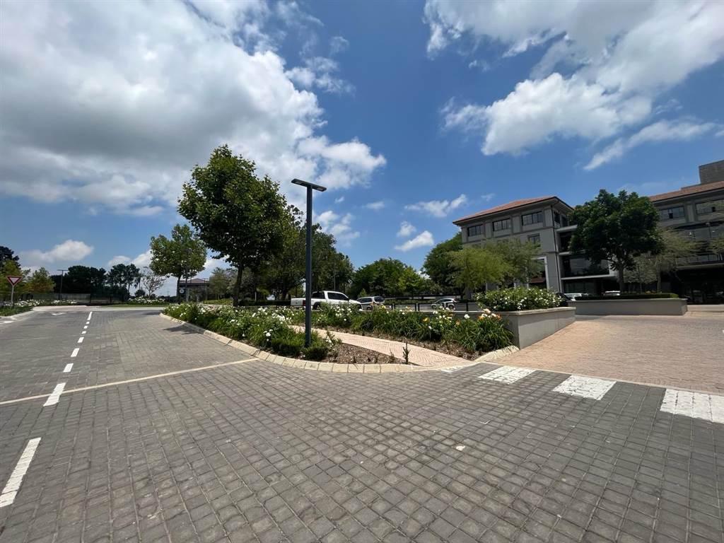 781  m² Commercial space in Fourways photo number 3