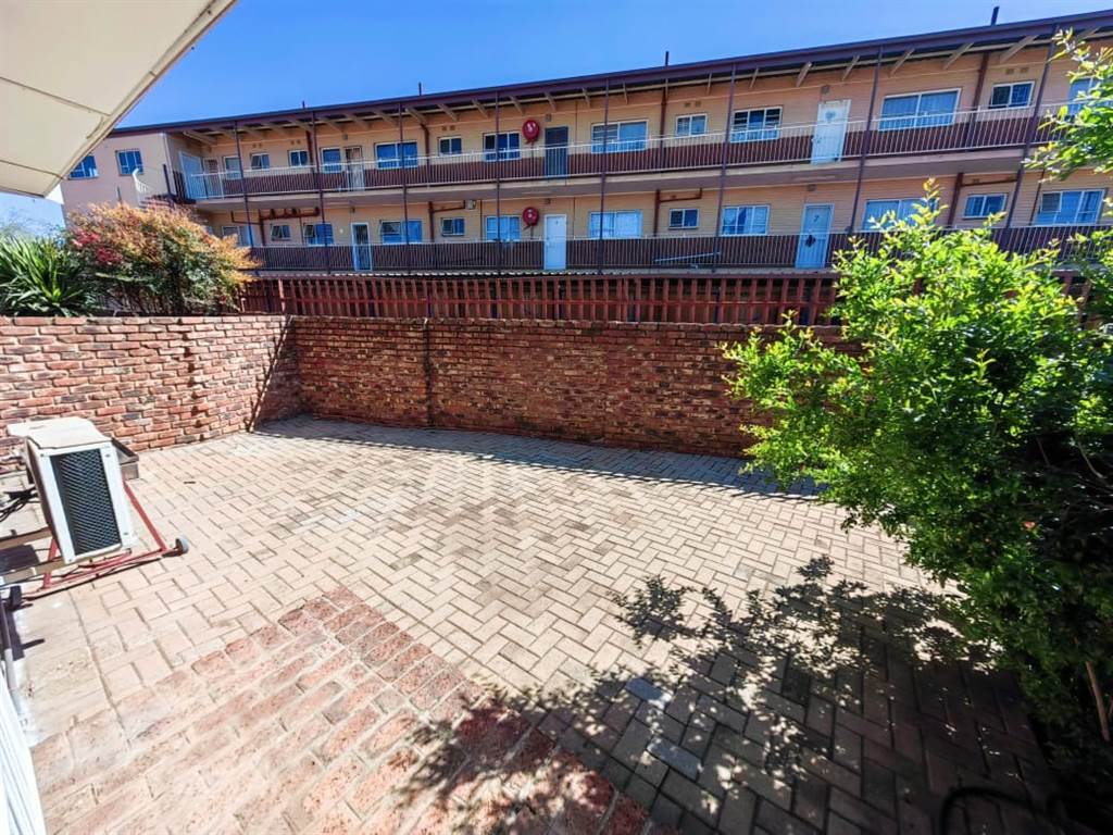 3 Bed Townhouse in Potchefstroom Central photo number 17