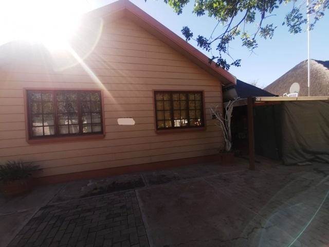 2 Bed Apartment in Mookgophong (Naboomspruit) photo number 1