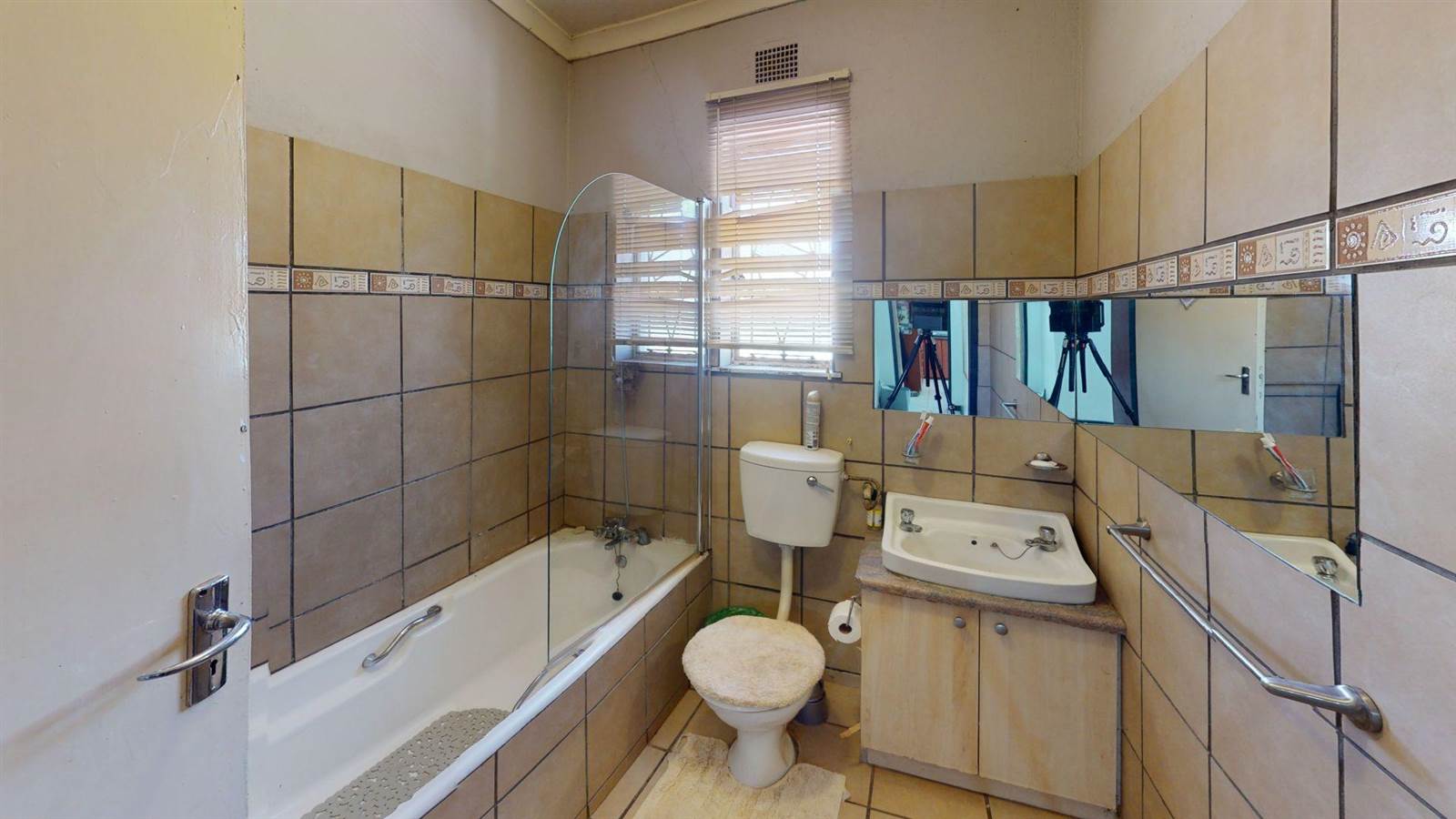 3 Bed House in Upington photo number 27