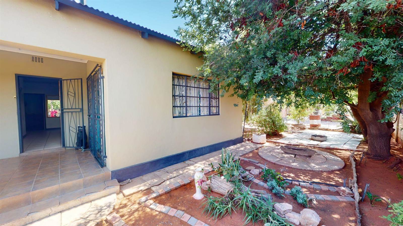 3 Bed House in Upington photo number 1