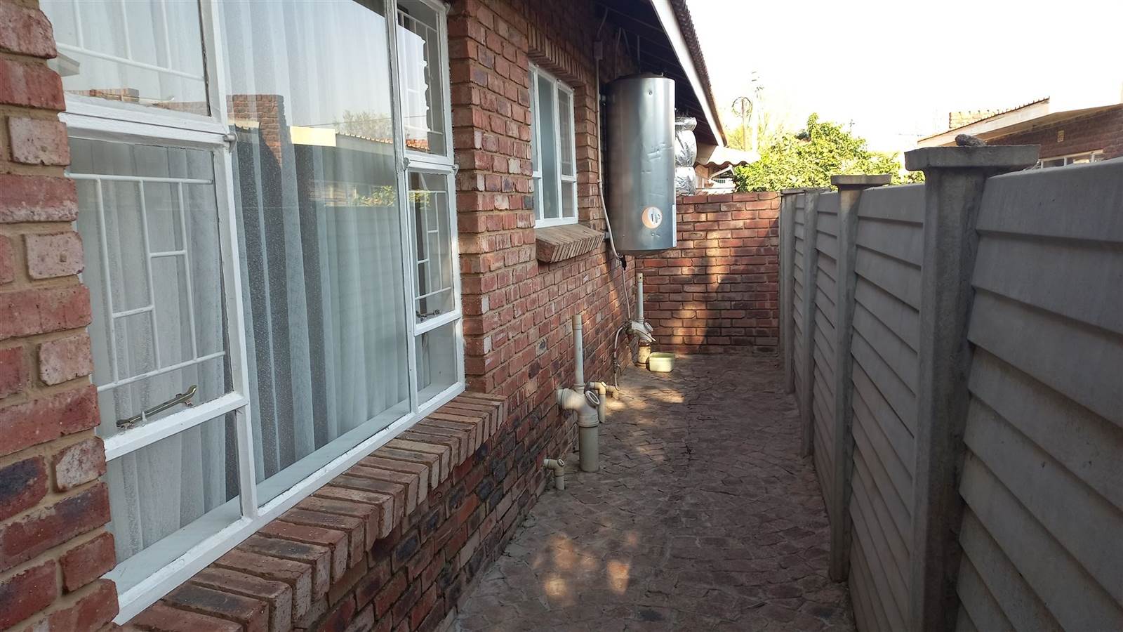 2 Bed Townhouse in Parys photo number 12