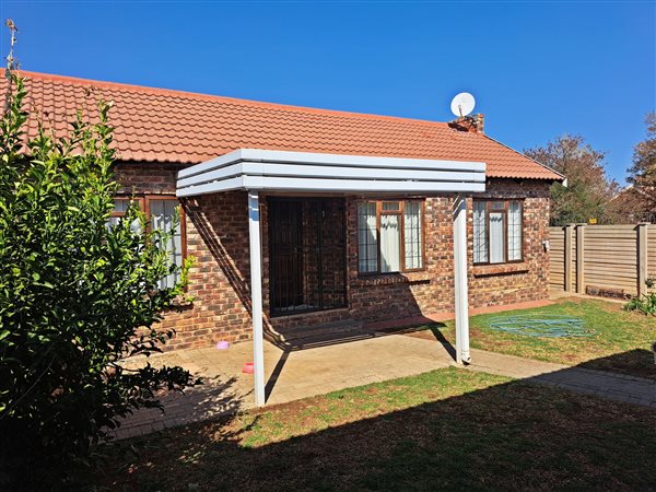 2 Bedroom Townhouse 2 Bedroom Townhouse