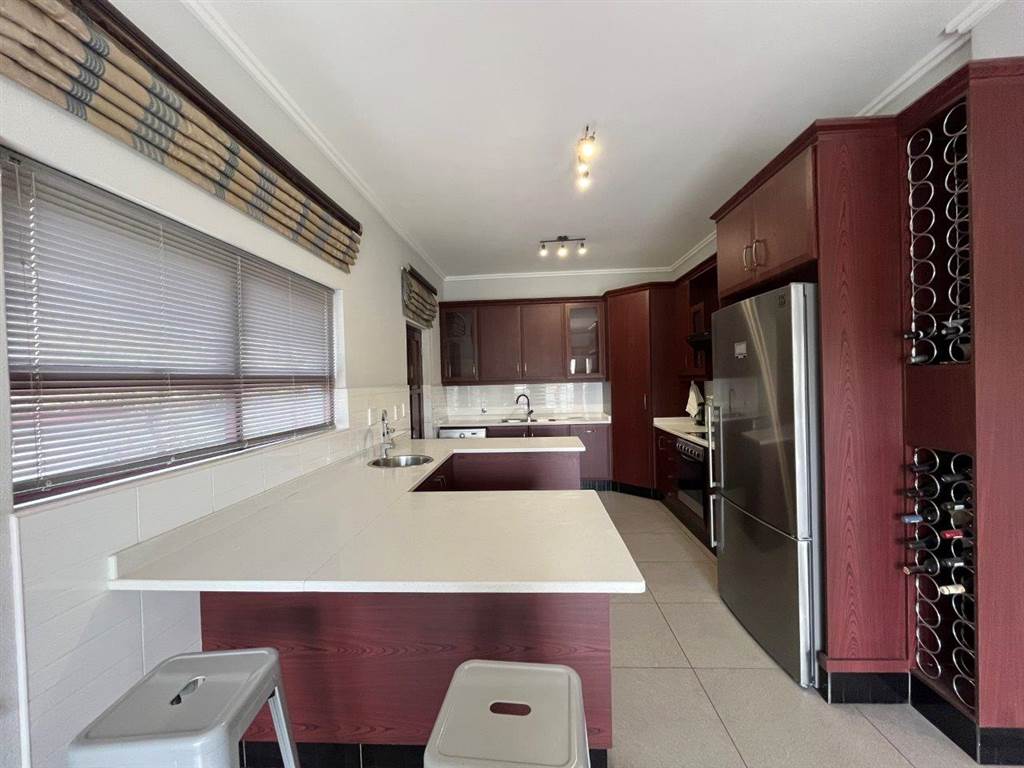 3 Bed Cluster in Fourways photo number 5