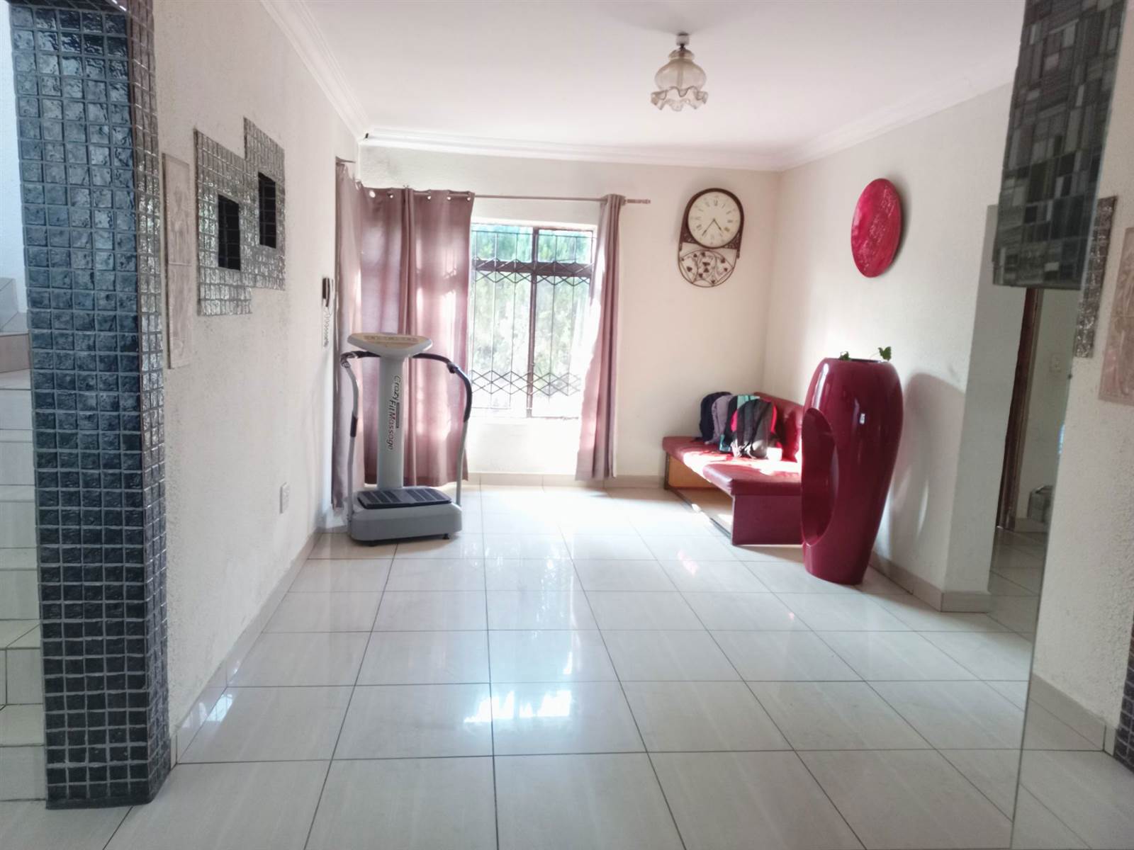 6 Bed House in Dalpark Ext 1 photo number 8