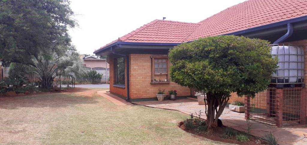 4 Bed House in Fochville photo number 3