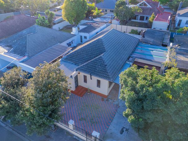 4 Bedroom House 4 Bedroom House