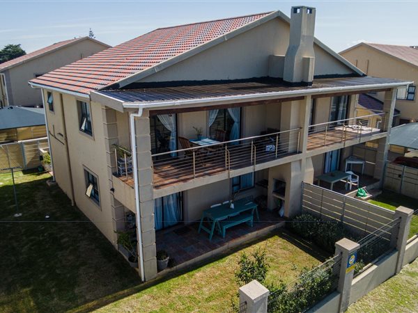 3 Bedroom Townhouse 3 Bedroom Townhouse