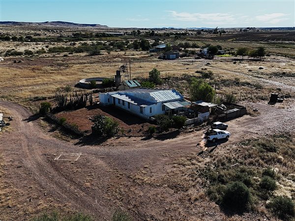 1.1 ha Smallholding 1.1 ha Smallholding