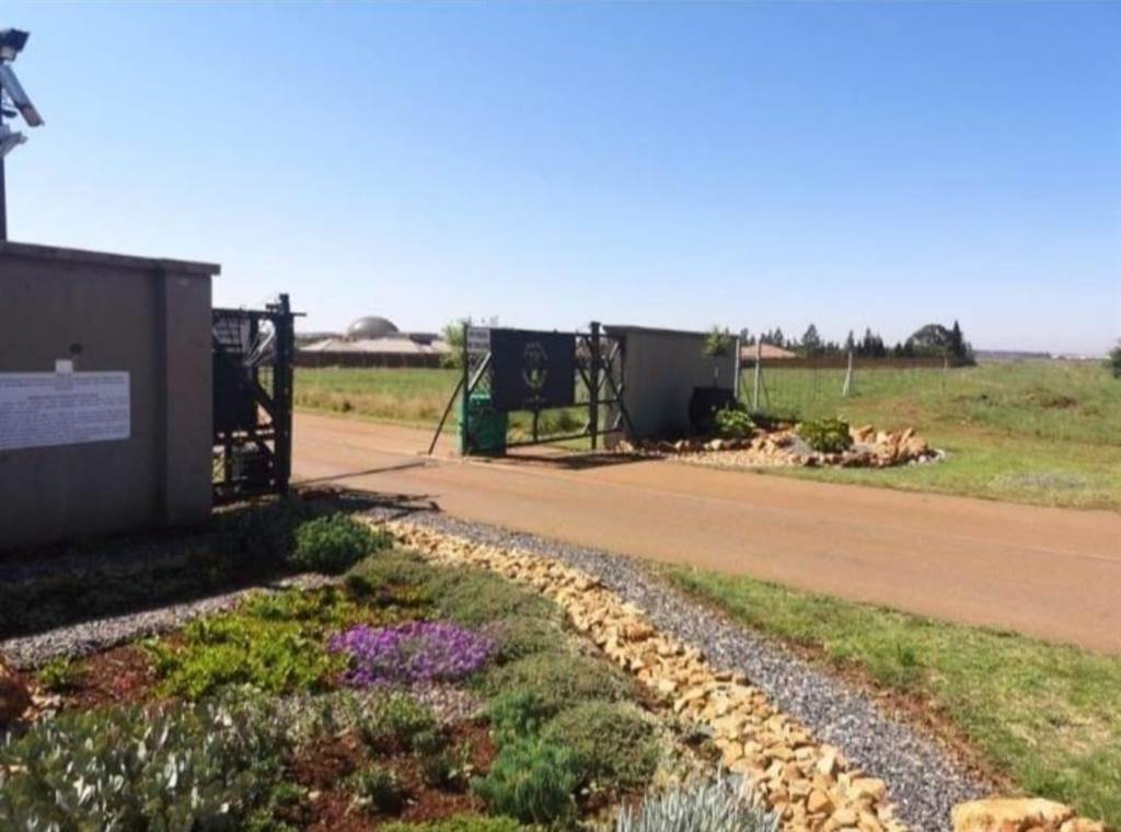 10001 ha Land available in Rietvlei View photo number 5