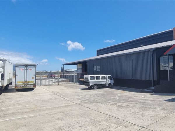 900  m² Industrial space