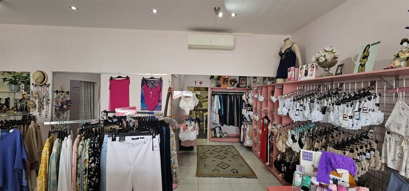 Retail space in Plettenberg Bay photo number 8