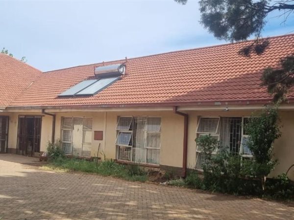 6 Bedroom House 6 Bedroom House
