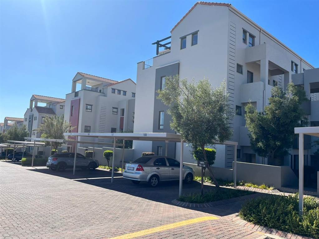 1 Bed Apartment in Lonehill photo number 28