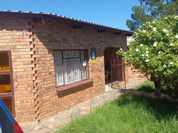 3 Bed House in Roodepan