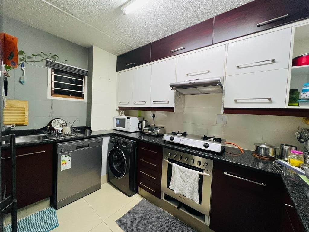 2 Bed Apartment in Morningside photo number 1