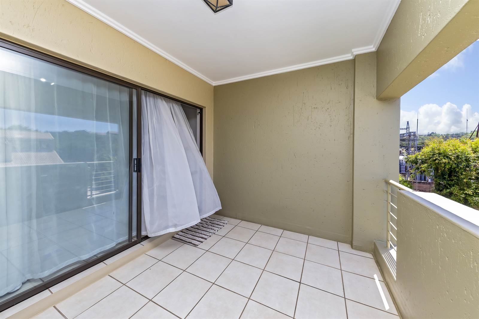 2 Bed Apartment in Bryanston photo number 18