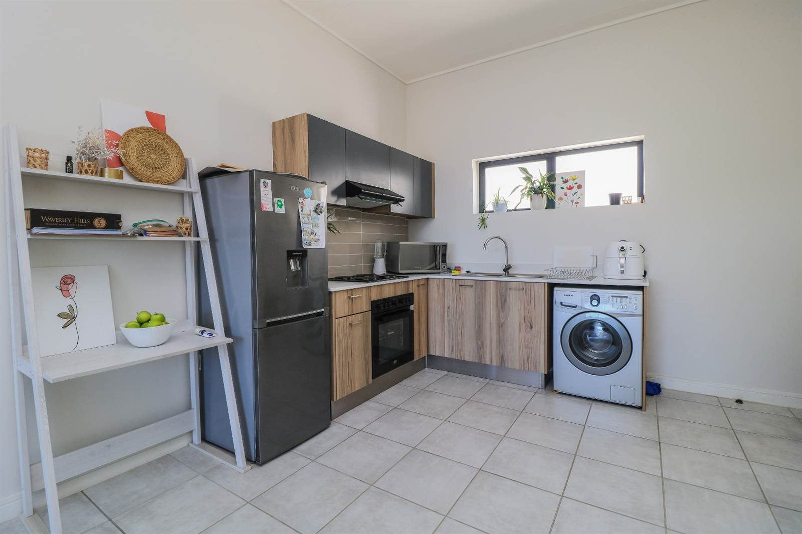 2 Bed Apartment in Gordons Bay Central photo number 6