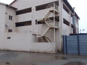 2 Bed Apartment in Witpoortjie